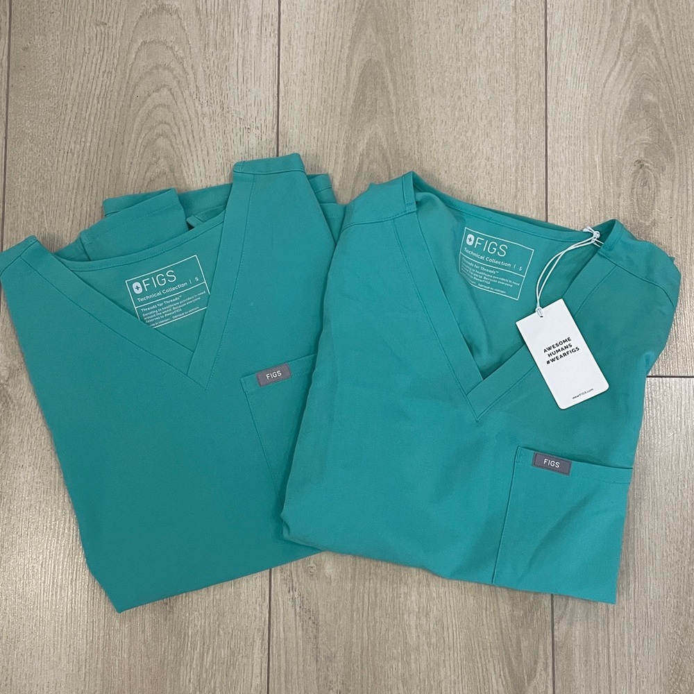 TWO Figs Scrub Top - NWT